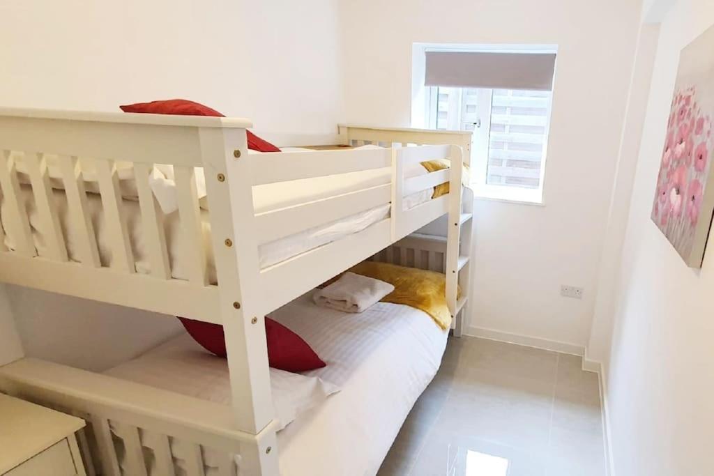 Walnut Flats-F2, 3-Bedroom With Garden & Patio - Ac, Parking, Netflix, Wifi - Close To Oxford, Bicester & Blenheim Palace Exterior foto